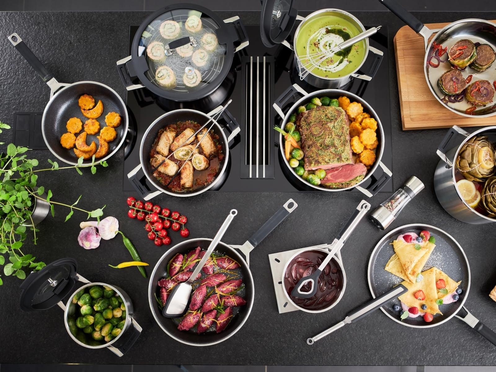 Rösle Silence Pro Frying Pan with Scratch-Resistant Premium Non-Stick Coating ProResist, Silicone Handle, 28 cm, 18/10 Stainless Steel, Suitable for Induction Cookers, Dishwasher Safe, Silver/Black - Image 5