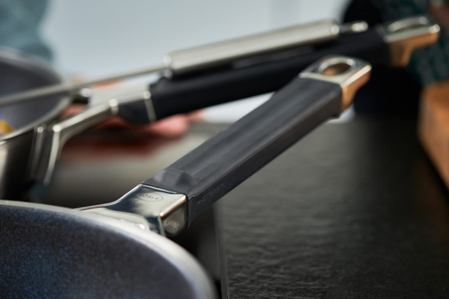 Rösle Silence Pro Frying Pan with Scratch-Resistant Premium Non-Stick Coating ProResist, Silicone Handle, 24 cm, 18/10 Stainless Steel, Suitable for Induction, Silver/Black - Image 3