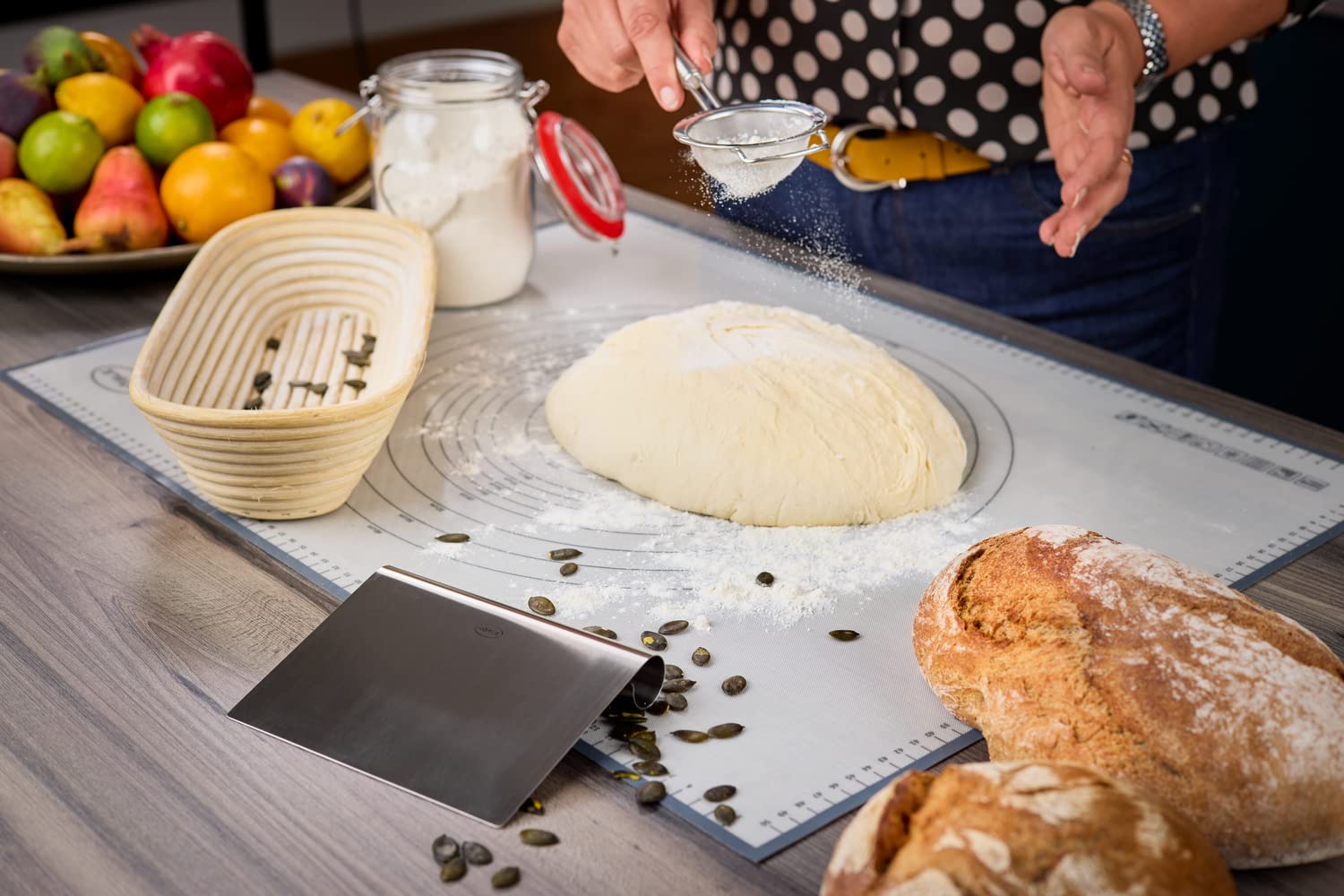 Rösle Stainless Steel Fine Mesh Tea Strainer, Round Handle, 3.2-inch - Image 3
