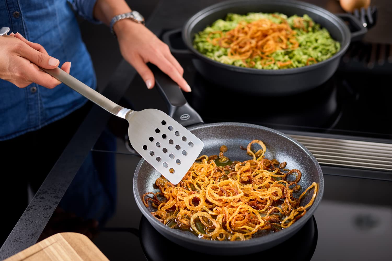 Rösle Stainless Steel Hook Perforated Turner, 13-inch,10071 - Image 3