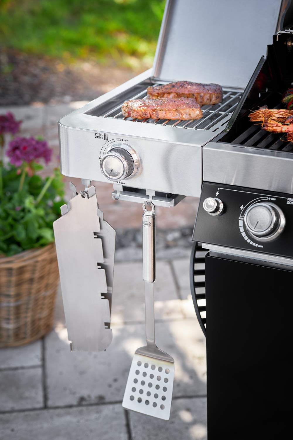 Rösle Stainless Steel Perforated Barbeque Spatula, Matte Handle, 18-inch - Image 5