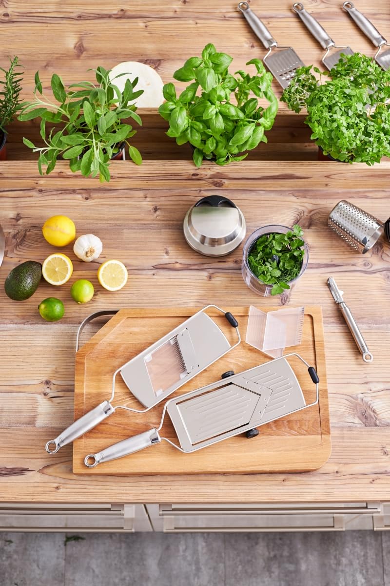 RÖSLE Supercut Slicer, V-Shaped Mandolin Slicer, 18/10 Stainless Steel Kitchen Utensil with 5 Cutting Thicknesses, Silicone Foot and Protective Cover for Vegetables or Fruits - 46cm - Image 6