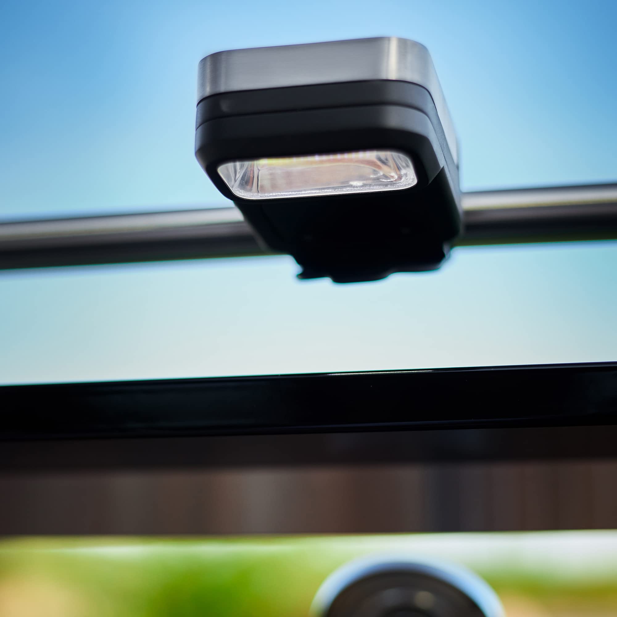 Rösle Universal BBQ Handle LED-Light, Motion Sensor, 4 Hours of Light - Image 7