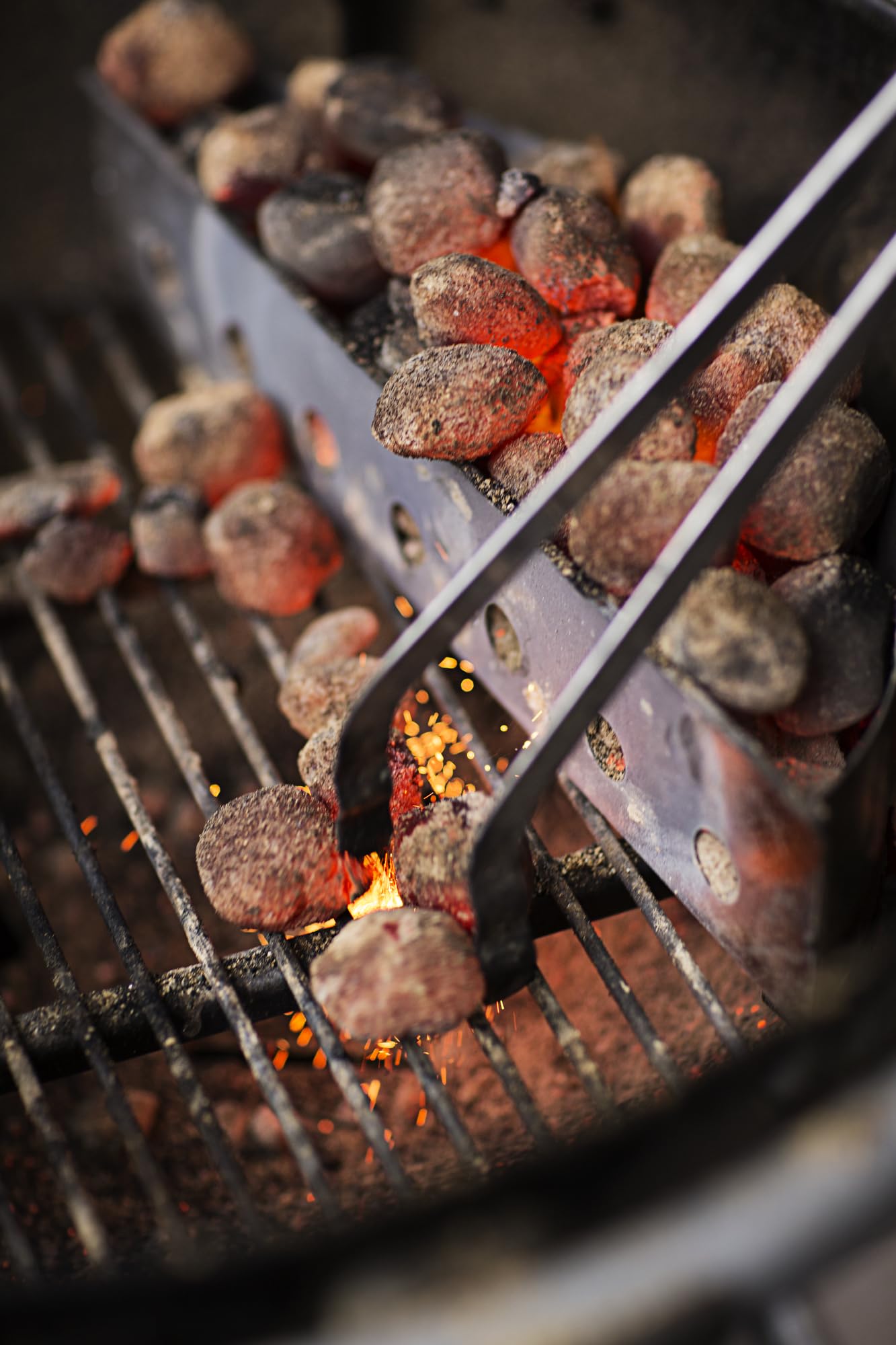 Rösle USA 25036 Charcoal Tongs, 54x7.5x3.3 cm, Stainless Steel - Image 3