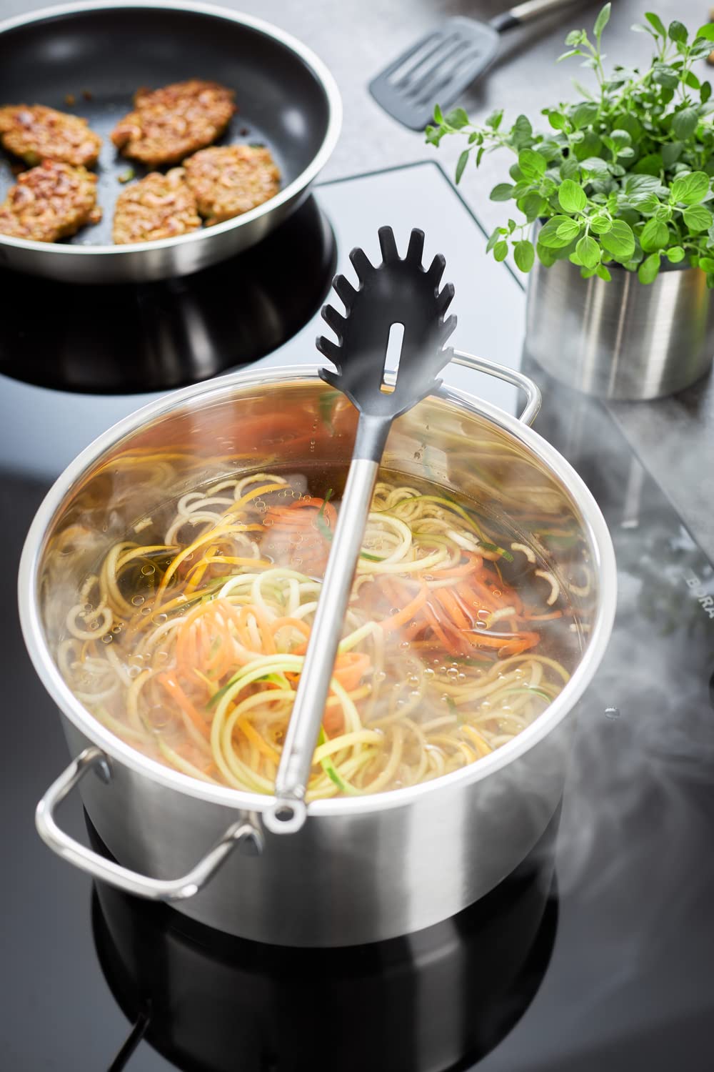 Rosle 13723 Basics Line Stainless Steel High Casserole 4.1 Quart Stock Pot with Glass Lid, 9.5in - Image 4