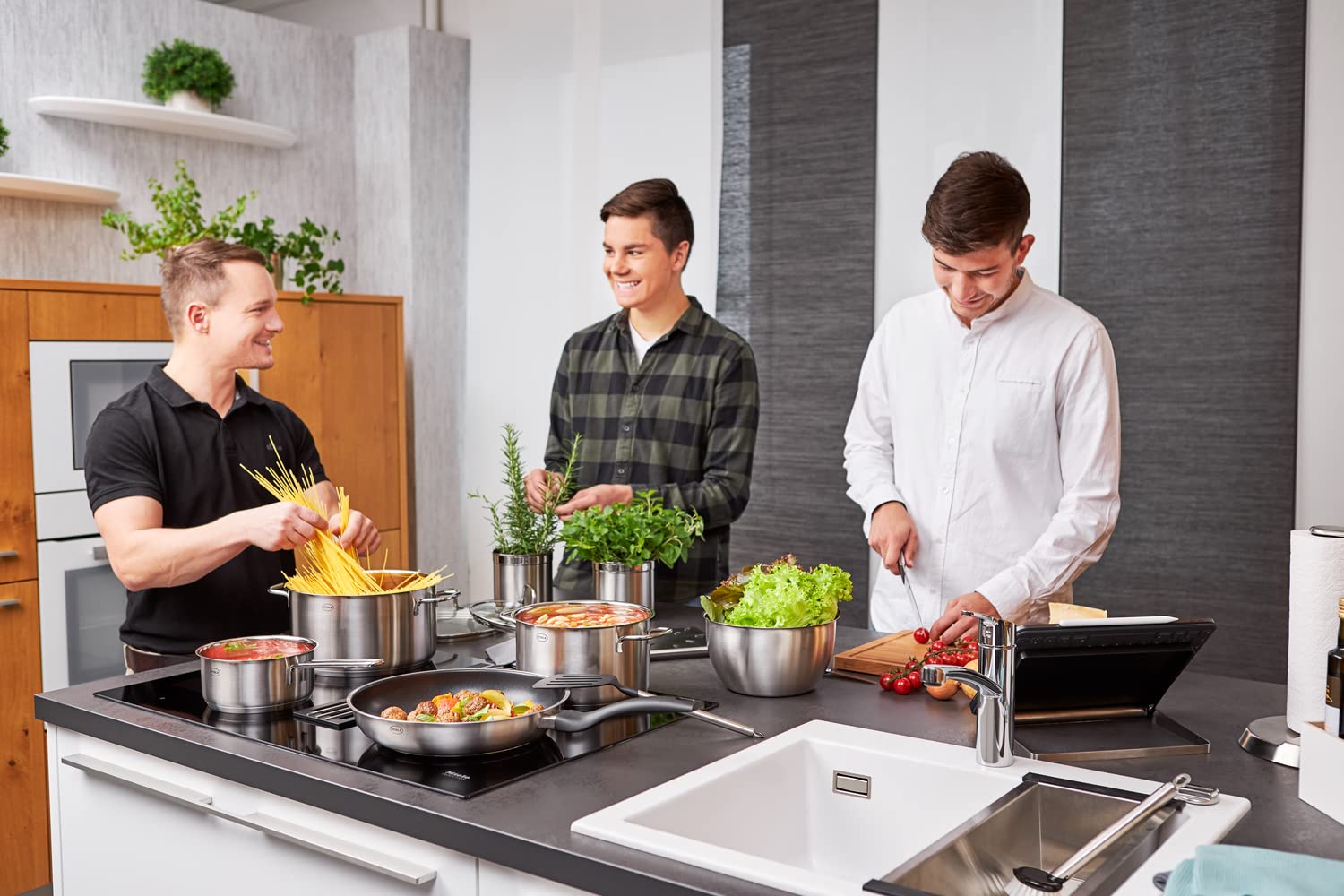 Rosle 13723 Basics Line Stainless Steel High Casserole 4.1 Quart Stock Pot with Glass Lid, 9.5in - Image 5