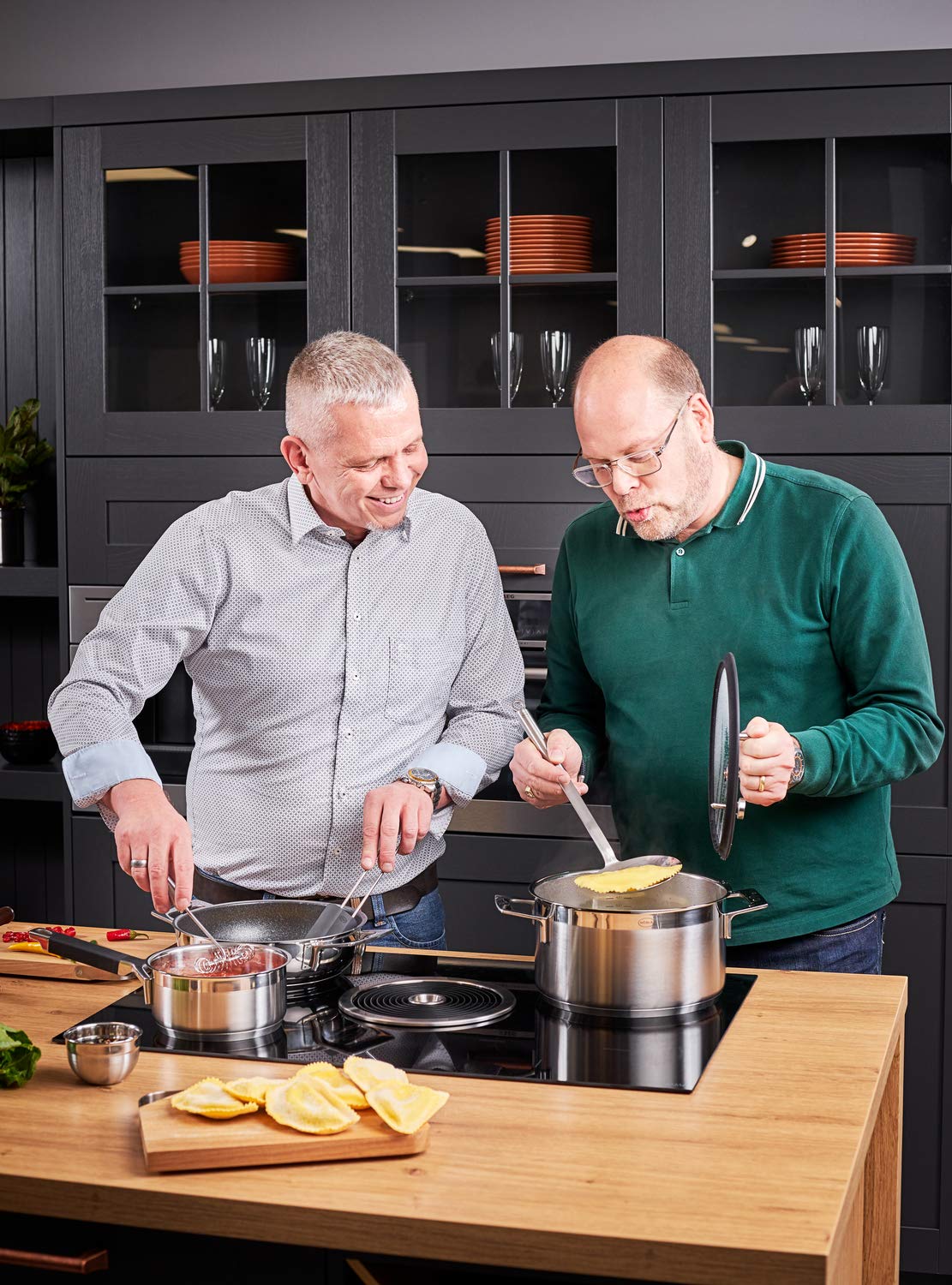 Rosle Rosle Stainless Steel & Silicone Flexible Spatula, 12-Inch, Black - Image 4