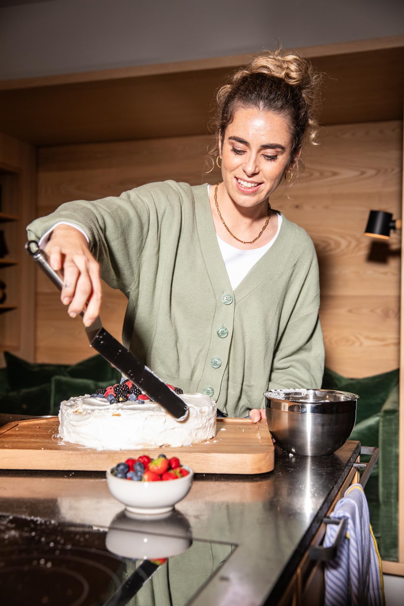 Rosle Stainless Steel Angled Palette, 9.8-inch, Silver - Image 4