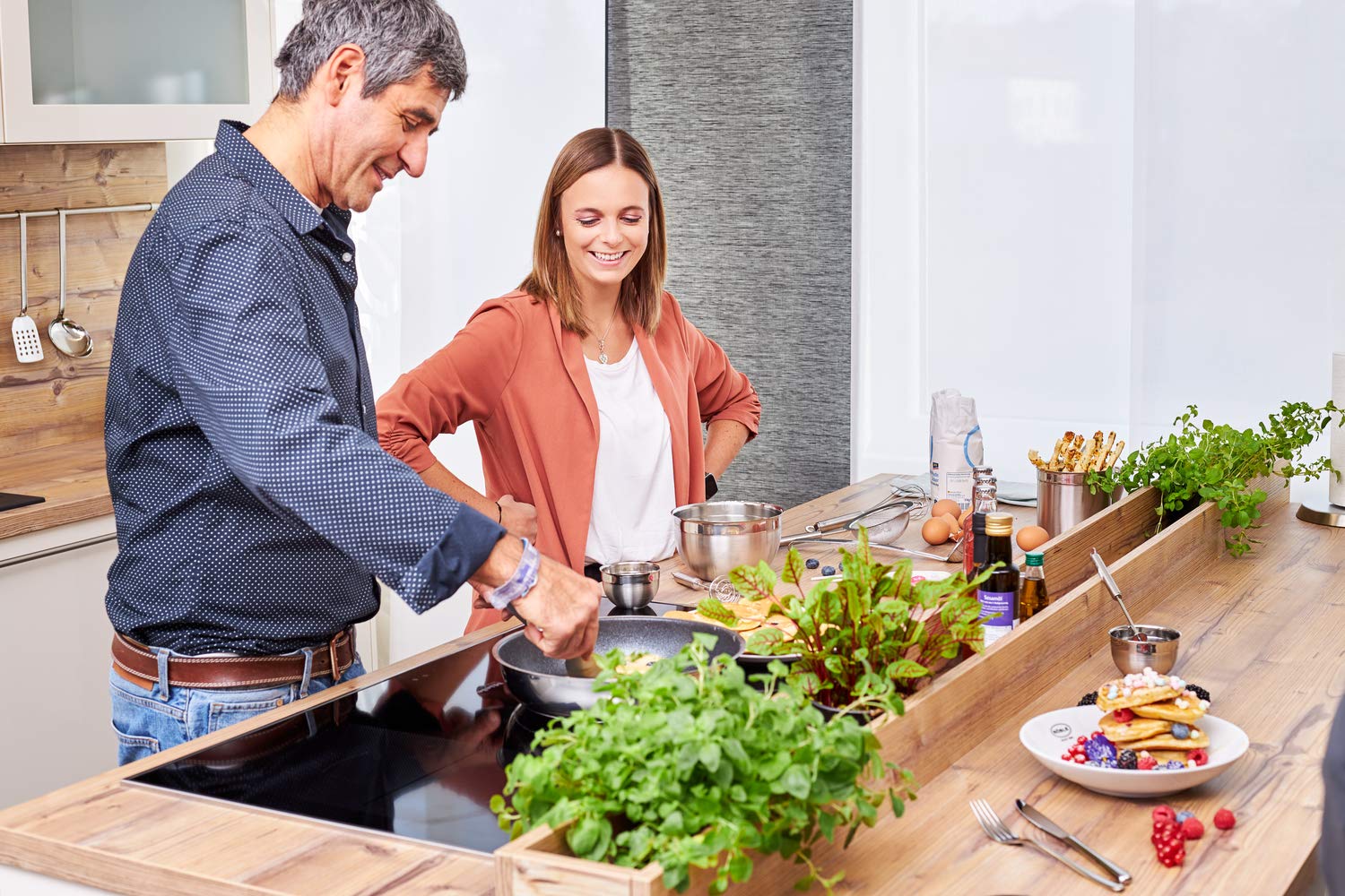 Rosle Stainless Steel Perforated Angled Spatula, 12.6-inch - Image 7